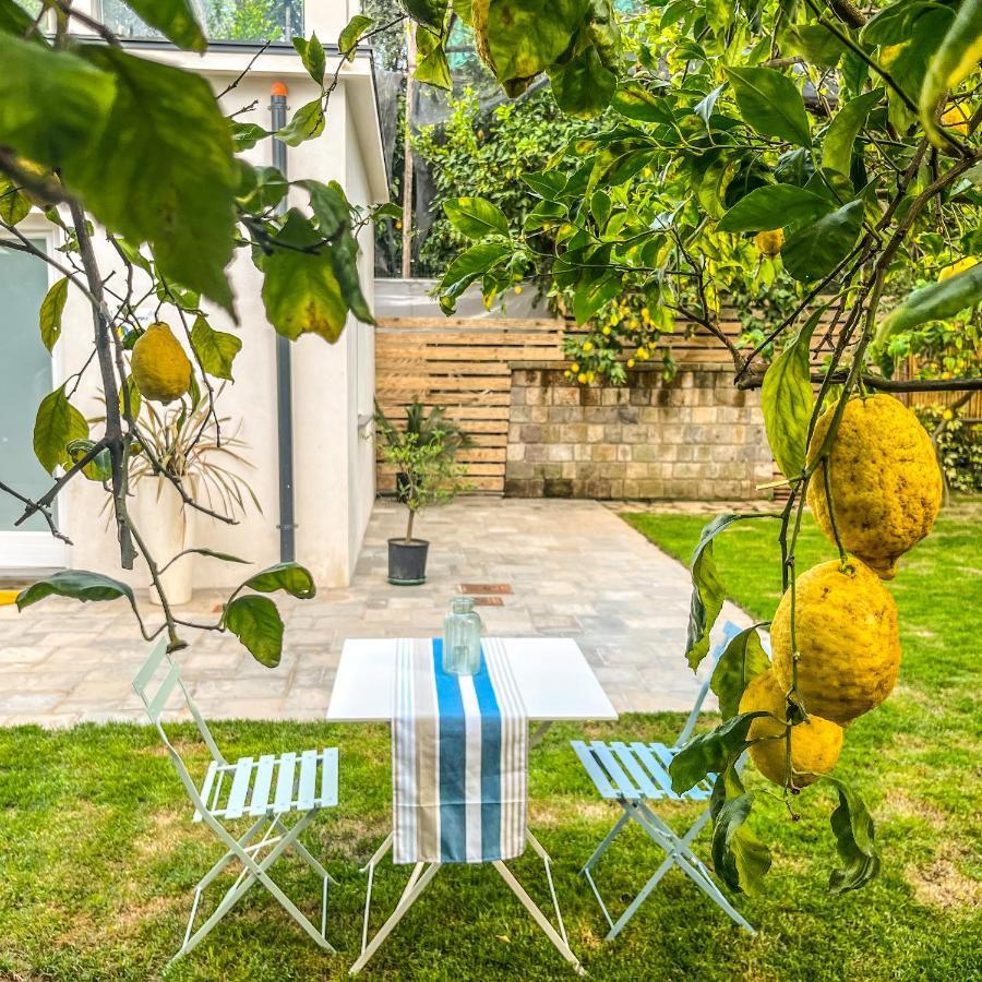 Flavia'S Lemons Bed & Breakfast Sorrento Dış mekan fotoğraf