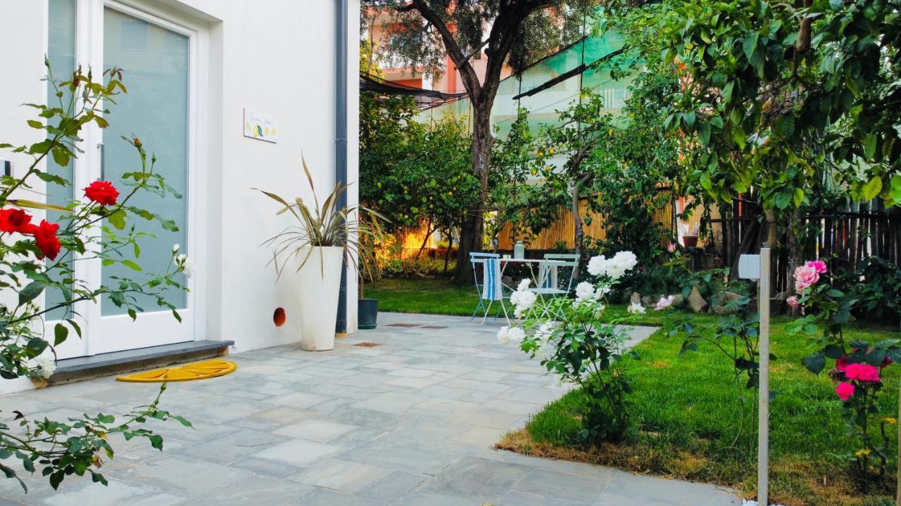 Flavia'S Lemons Bed & Breakfast Sorrento Dış mekan fotoğraf